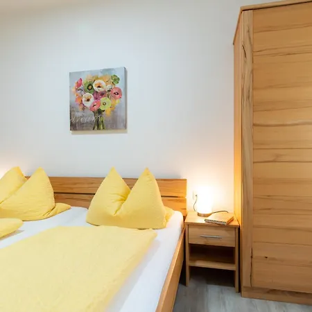 Maderhof Apartamento *