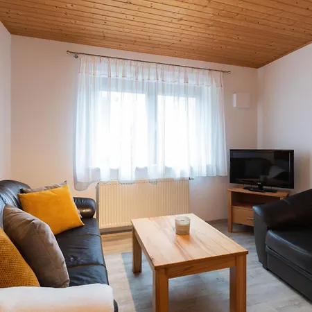 Maderhof Apartamento