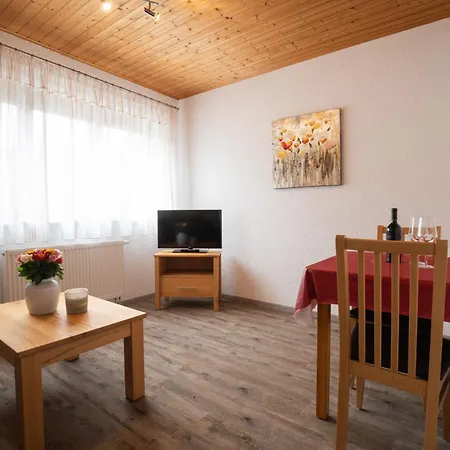 Maderhof Apartamento *
