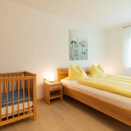 Maderhof Apartamento