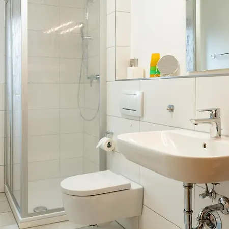Maderhof Apartamento *