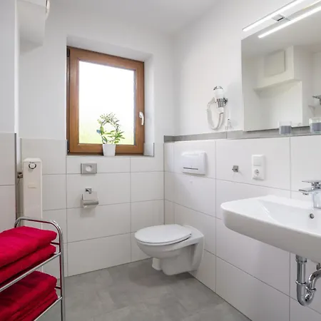 Maderhof Apartamento *