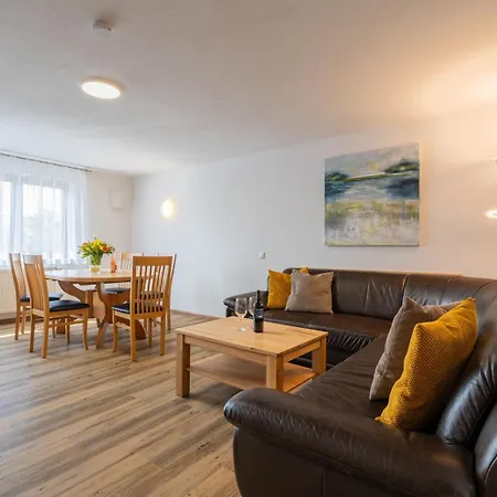 Maderhof Apartamento *