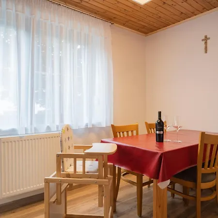 Maderhof Apartment *